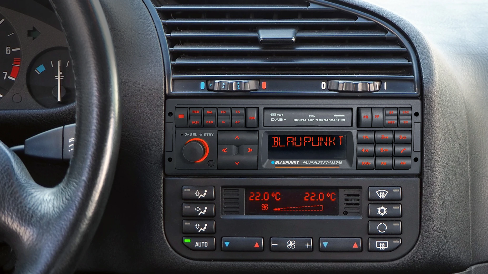 Blaupunkt Frankfurt RCM 82 DAB autórádió, modern DAB rádió funkcióval.