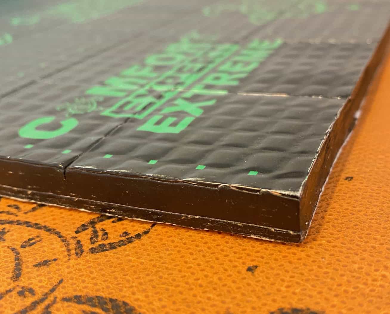 Bitumen szigetelés Comfort Mat Extreme Pro Max 8 mm, kiváló hő- és vízszigetelő tulajdonságokkal.