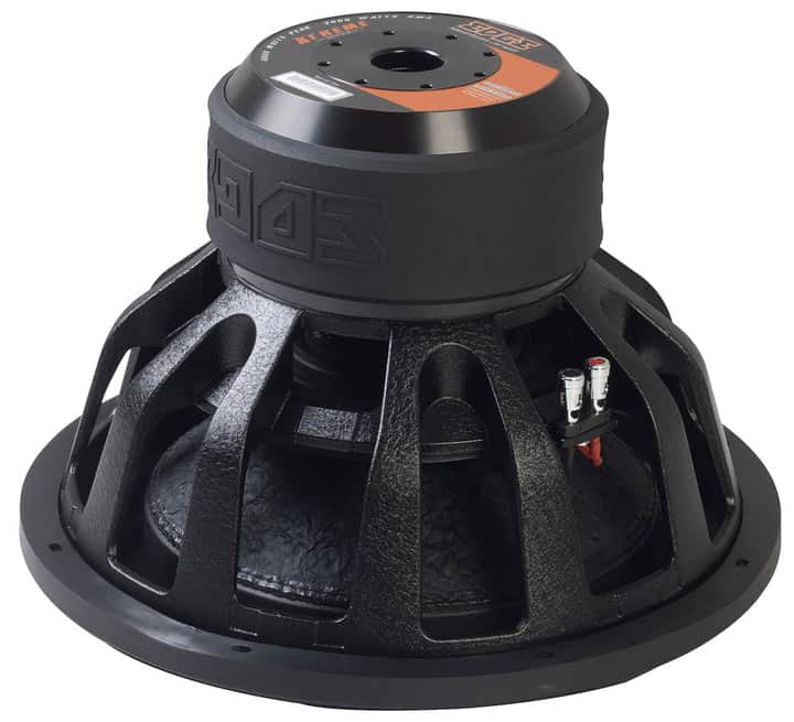 Edge EDX15D2-E3 mélynyomó, nagy teljesítményű subwoofer a hangzás javítására.