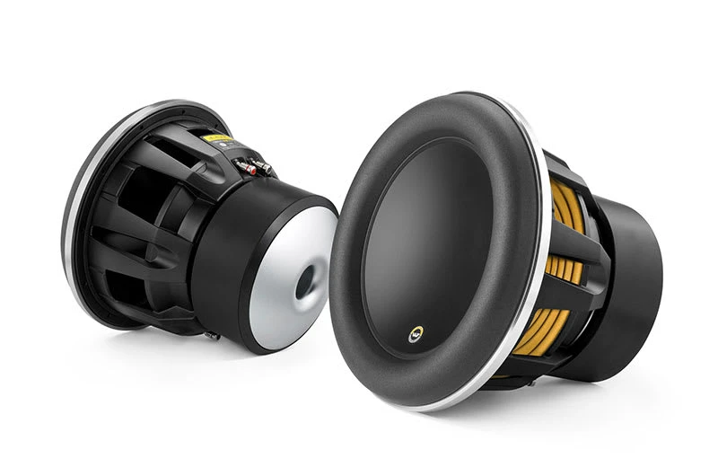 JL Audio 10W7AE-3 mélynyomó autóhangszóró.