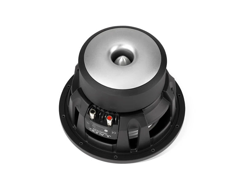 Professzionális JL Audio 12W6v3-D4 mélynyomó, erős hangzás.